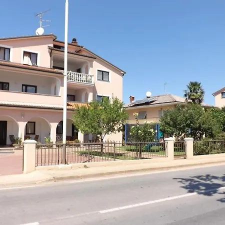 Appartement In With Balcony, Wifi 853-4