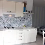 In With Balcony, Wifi 853-4